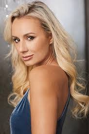 Julie Dawson's Instagram, Twitter & Facebook