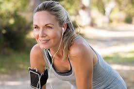 Mar 09, 2020 · adults walk at an average speed of 3 to 4 miles per hour, which equates roughly to 1 mile every 15 to 20 minutes. What Your Walking Speed Says About Your Health And How Long You Ll Live The Pacer Blog Walking Health And Fitness