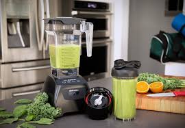 It does do quite well at blending a frozen margarita and crushing ice, but it can't. Designer 650 Blender Blendtec