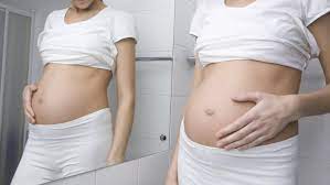 Blähbauch oder schwanger? Mögliche Hinweise, um den Unterschied zu erkennen  | FOCUS.de