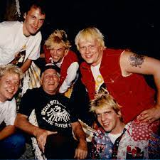Punk ist ein musikstil sowie eine lebenshaltung. Die Toten Hosen Interview Mit Breiti Zum Tod Von Postrauber Biggs Der Spiegel