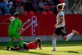 La roja femenina proseguirá la etapa final de su preparación para los juegos olímpicos con el último duelo amistoso en europa antes de disputar el certamen.las dirigidas por josé letelier ahora se desplazan a alemania para disputar el último encuentro, que se llevará a cabo el próximo martes a partir de las 9 de la mañana. Partidos De La Roja 30 05 2019 Alemania Chile 2 0