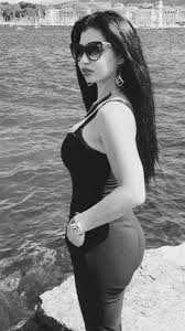 من هي ياسمين نيار التي اشتهرت بصورها العارية؟ ياسمين نيار من مواليد الجزائر عام 1990 ولديها الجنسية السويسرية. ÙŠØ§Ø³Ù…ÙŠÙ† Ù†ÙŠØ§Ø± ØªØ¹ÙˆØ¯ Ù…Ù† Ø¬Ø¯ÙŠØ¯ Ø¨Ù‚ÙˆØ© Ø¯Ù†ÙŠØ§ Ø§Ù„ÙˆØ·Ù†