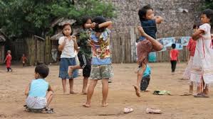 Children Play At Mae La Refugee Camp Photo Feliz Solomon Refugee Refugee Camp Kids Playing