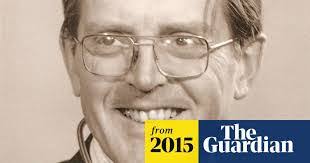 Robin Tunstall's Instagram, Twitter & Facebook