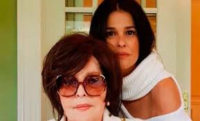 Martha Debayle comparte sensible mensaje tras el fallecimiento de su mamá