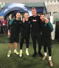Iniesta, mascherano, dan messi datang, kami lalu foto bersama. Sivan John Auf Twitter Maxi Lopez Together With Messi Mascherano One Picture Tells You A Thousand Words Why Mauro Icardi Doesn T Get The Call For Argentina Https T Co 7jqivwlbuu