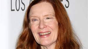 Read all about frances conroy with tvguide.com's exclusive biography including their list of awards, celeb facts and more at tvguide.com. Frances Conroy Biografie Infos Und Bilder Prosieben