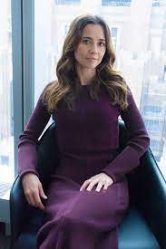 Linda Cardellini Is Used To Being The Only Girl On Set Hottest Female Celebrities Celebrities Female Only Girl