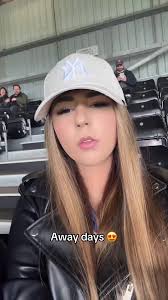 Up The Fulham Girl Beavo