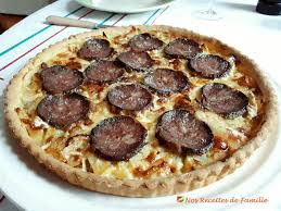 Tarte A L Andouille De Vire Aux Pommes Calvados Et Camembert Recette Normande Andouille Andouille De Vire