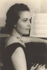 Martha Hallman's Instagram, Twitter & Facebook