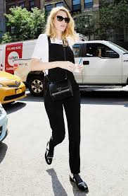 With black, your clothes become multipurpose. 18 Casual Friday Outfits For Women What To Wear On Friday