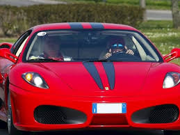 Questo cofanetto è dedicato a tutti gli appassionati della ferrari. Come Prenotare Dei Giri In Pista Con La Ferrari Liveinup