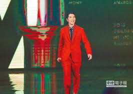 See the latest namewee song lyrics only on musicacrossasia. è•­æ•¬é¨°summeræ›æ‰‹æ©Ÿè™Ÿç¢¼å–å¾—ä¿¡ä»»10å¹´åˆä½œå…±åº¦ä½Žæ½® å¨›æ¨‚ ä¸­æ™‚