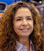 Tracey Lewin's Instagram, Twitter & Facebook