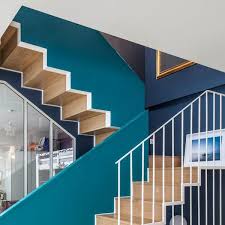 Quelle couleur pour repeindre un escalier ? Deco Cage D Escalier Idees Relooking Montee D Escalier Cote Maison