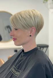 Ellen Huet (ellenhuet)