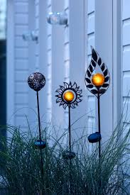 Voll Im Trend Solarstabe In Flammenoptik Licht In Der Dunkelheit Solarleuchten Solar