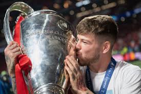 Alberto moreno está a punto de disputar una final de la europa league con el villarreal, pero el lateral ya sabe lo que es jugar este tipo de encuentros. Alberto Moreno Pictures Photos Images Zimbio