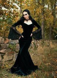 Share on facebook share on twitter share on pinterest. Gothic Victorian Prom Evening Dresses Queen Morticia Addams Costume Gowns Velvet Ebay Victorian Evening Dress Gothic Victorian Dresses Beautiful Dresses