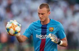¿relevo en la portería del valencia, de nuevo? Jasper Cillessen Seals Move From Barcelona To Valencia Football Flame