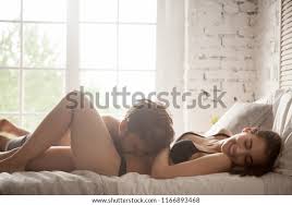 Sehvetli Erkek Arkadasi Opucuk Guzel Kiz Stok Fotografi Simdi Duzenle 1166893468