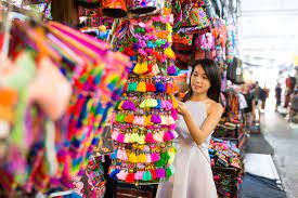 Thailand souvenirs that many travellers purchase comprise of bargains that they have bartered for in markets in bangkok, chaing mai, pattaya or phuket. 10 Tipps Fur Thailand Souvenirs Wie Finde Ich Schone Andenken Your Silk Shop