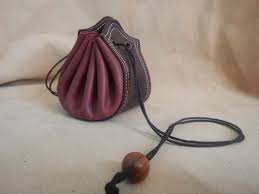 Bourse Porte Monnaie Cuir Marron Et Rouge Artisanale Porte Monnaie Portefeuilles Par Zaz Art Motif Portefeuille En Cuir Porte Monnaie Pochette Cuir