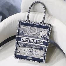 Pin By Pon Pon On Realest 13 Bags Christian Dior Bags Dior Dior perforated calfskin diorama flap small bag. christian dior bags