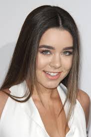 Sep 25, 2020 · biography sierra furtado was born on the 24th of september 1993, in montreal, quebec, canada. Sierra Furtado S Hairstyles Hair Colors Steal Her Style