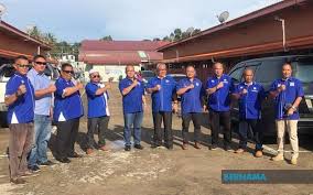 Setiausaha agung umno annuar musa mengesahkan terdapat anggota parlimen parti itu dari sabah yang ingin dan kita umno terpaksa berterus terang kalau bercakap soal wang kita tidak ada wang. Bernama Sabah Voters In Labuan Urged To Register At Umno Office