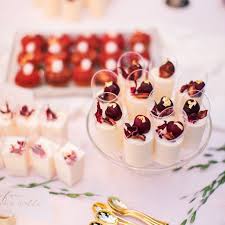 The signs that go with the sunflower theme will make a cute statement and it is a good way to signify where the bridal shower is. 18 Pretty Bridal Shower Dessert Ideas