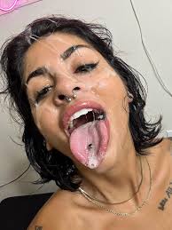 I just wanna be a perfect little cumslut : rFacials