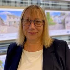 Lynn Foster, Senior Negotiator from Bradleys Torquay office