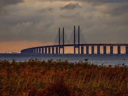 Öresundsbron består av tre delar och är totalt 7 845 m lång, varav 5,35 km ligger på den svenska sidan. Malmotown Oresundsbron Photo By Susanne Hegbart Facebook