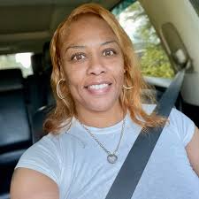 I have a senior neighbor who needs dentures. She hasn't had any teeth in  years, top or bottom (chemo & radiation from breast cancer treatments  destroyed her teeth), but she really wants