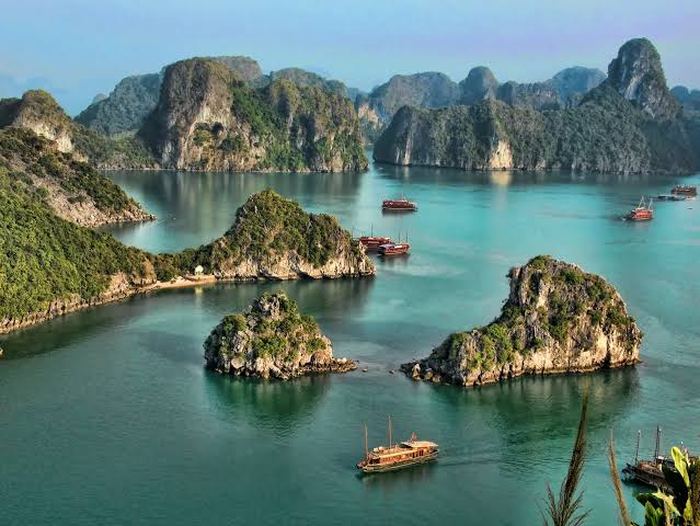 Visiting Halong Bay: tips to plan your cruise - Lonely Planet