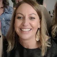 Amanda Shives's Instagram, Twitter & Facebook