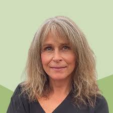 Diane Button's Instagram, Twitter & Facebook