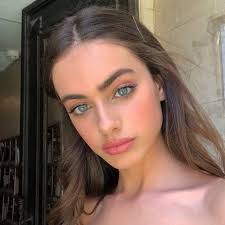 A Quick Natural Looking Makeup Routine For Those Busy Mornings Hair Makeup Makeup Looks Cool Hairstyles