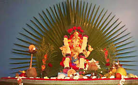 As stars are also a symbol of god that's why it looks perfect to add star lighting in ganesh chaturthi decoration. Ganpati Flower Decoration Ideas At Home