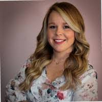 Erin Kenyon's Instagram, Twitter & Facebook