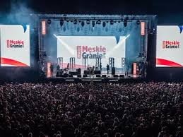 Latem 2021 roku zostaną zorganizowane koncerty w czterech różnych miastach. Meskie Granie 2019 Trasa Artysci Kto Wystapi Kiedy I Gdzie Koncerty Radio Zet