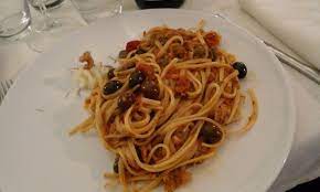 Pasta all'amatricana is a very classic italian pasta dish that goes back years and years. Spaghetti All Amalfitana Picture Of Ristorante Il Tari Amalfi Tripadvisor