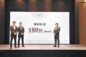 柏傲莊ii the pavilia farm ii 由新世界及港鐵精心策劃「柏傲莊」，柏傲莊整個發展項目單位總數達3,090伙，由7座住宅組成，為本港近年罕有的大型住宅項目，柏傲莊亦分為3期發展， 柏傲莊 ii (the pavilia farm ii) 第二期，建有三幢住宅大廈(第5、6、7座)，提供1415伙，單位間隔由開放式至4房戶，預計關鍵日期為2022年11月30日。 æŸå‚²èŽŠiæ¶å®¢å…¥å ´è²»629è¬ æ±æ–¹æ—¥å ±