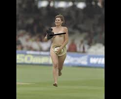 When test cricket gets NAKED! - Daily Star