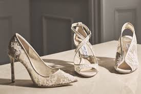 Mais attention, les chaussures compensées fermées ne se portent pas n'importe comment ! Chaussures Mariage Talons A Plat Ou En Baskets Comment Choisir