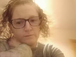 Karen Browne's Instagram, Twitter & Facebook