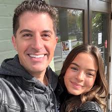 Indianapolis! Saturday, December 14th I'll be performing my Holiday concert  in the gorgeous Broadway United Methodist Church in downtown Indianapolis.  One of my special guests will be Indy's own Amelia Wray. All